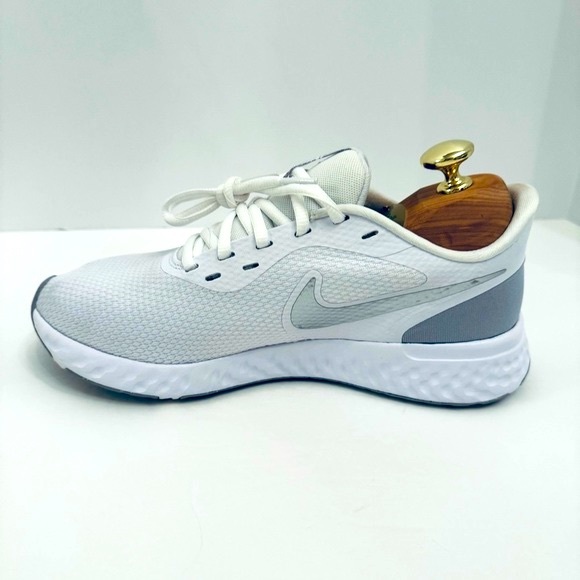 Nike Women's Revolution Running Shoe - Picture 7 of 13